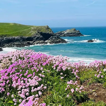 Cosy Quiet In Cornwall Close To The Coast